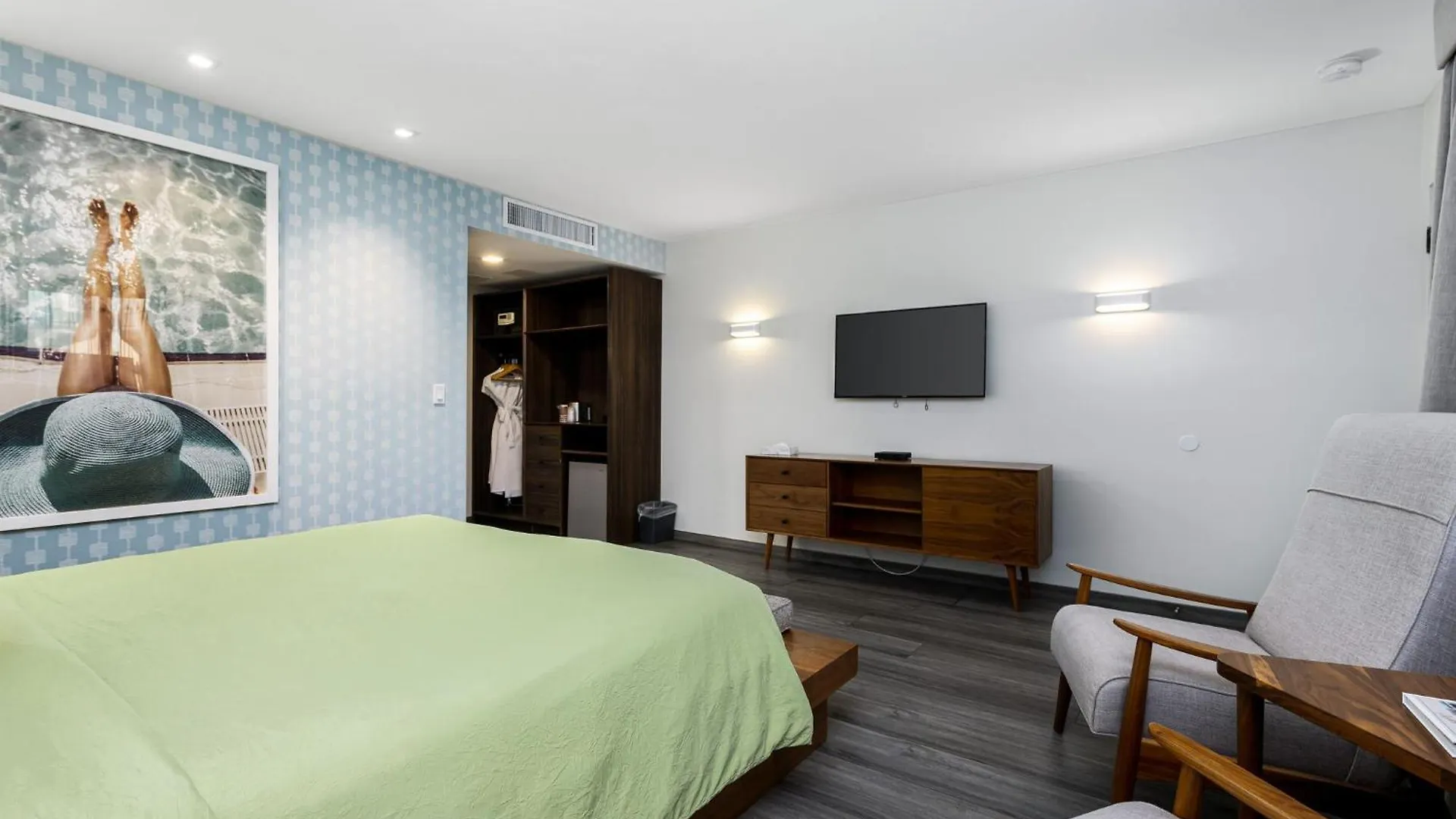 The Skylark, A Palm Springs Hotel
