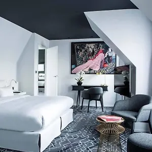 Le Général 4*, París Francia